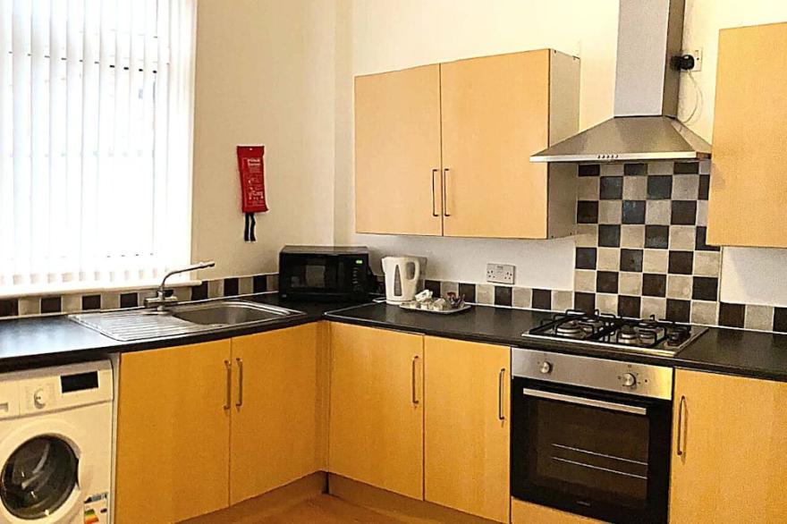 ✔2BR House✔Modernized Bedroom✔For Families&Contractors✔StreetParking✔FreeWIFI