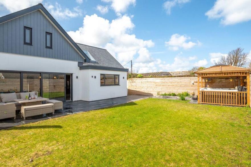 Fulmar - Four Bedroom House, Sleeps 8