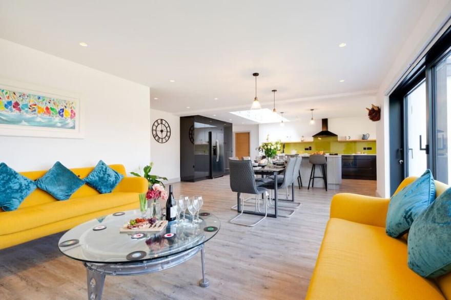 Fulmar - Four Bedroom House, Sleeps 8