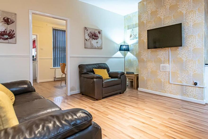 ✔2BR House✔Cosy Beds✔For Families&Contractors✔StreetParking✔FreeWIFI