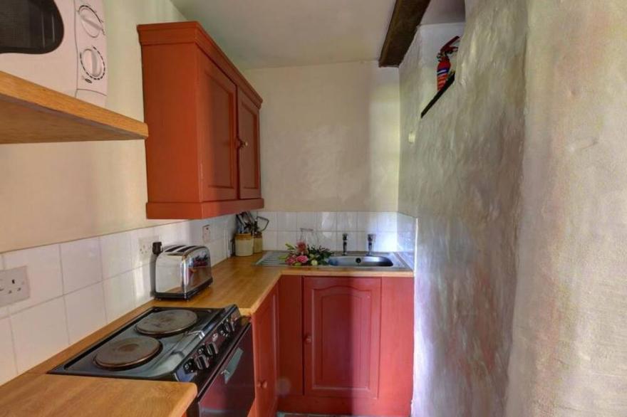 Stunning private villa for 2 people with WIFI, TV and parking