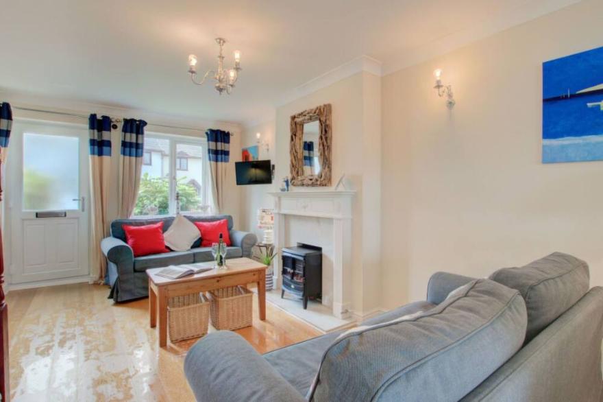 Stunning private villa for 4 people with WIFI, TV, pets allowed and parking