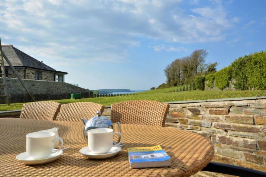Beautiful private villa for 7 people with WIFI, TV, patio, panoramic view and parking