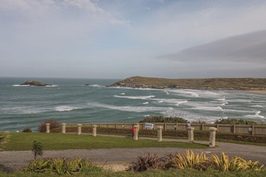 GUILLEMOT, pet friendly, country holiday cottage in Crantock