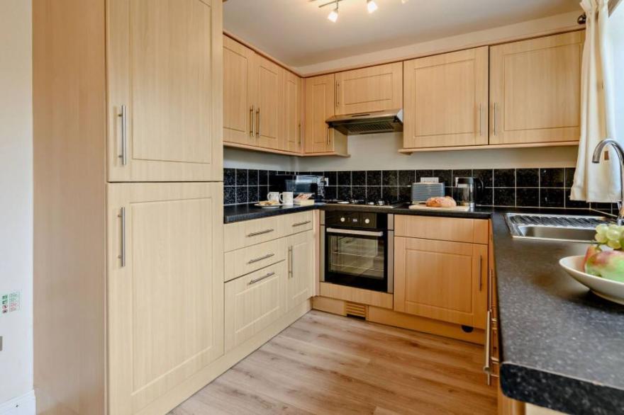 Stunning private villa for 4 guests with WIFI, TV, patio and parking