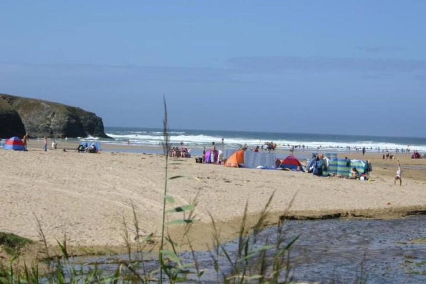 Stunning private villa for 6 guests with WIFI, TV, patio and parking