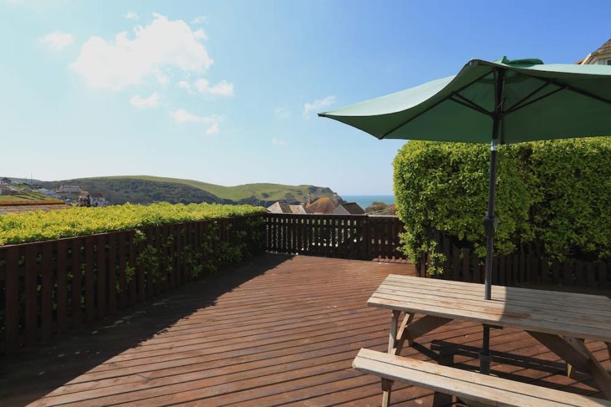 EDDYSTONE, pet friendly, character holiday cottage in Hope Cove