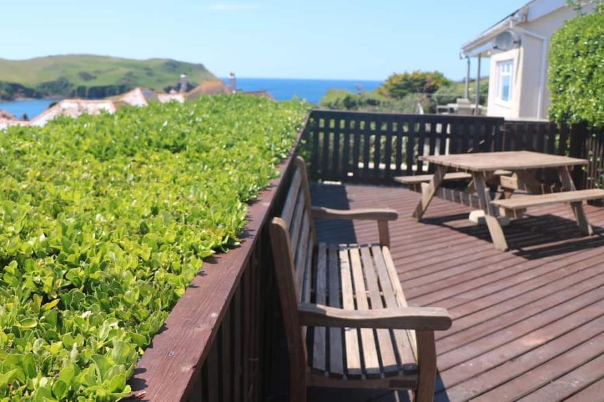 EDDYSTONE, pet friendly, character holiday cottage in Hope Cove