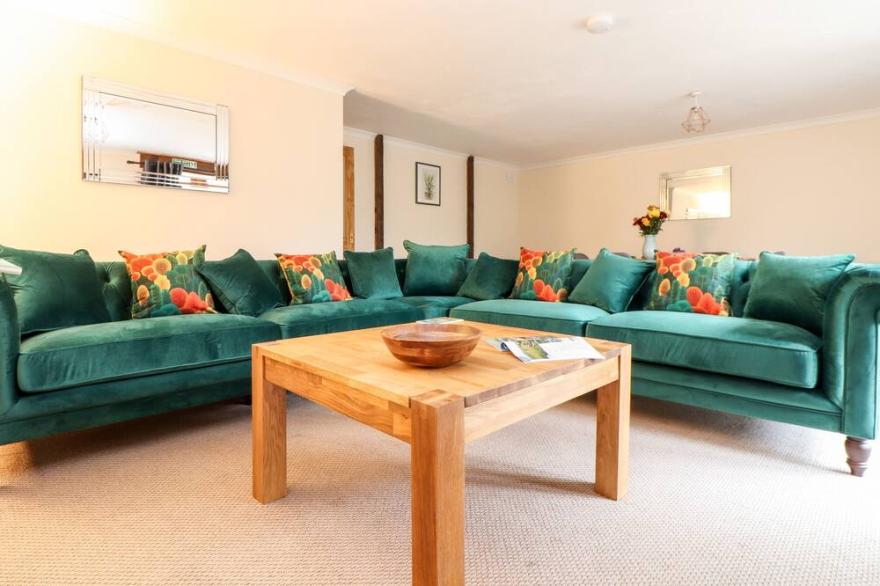 WHEAL PROSPER, pet friendly, character holiday cottage in St Austell