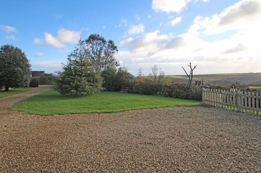 VALLEY VIEW, pet friendly, with a garden in Mevagissey