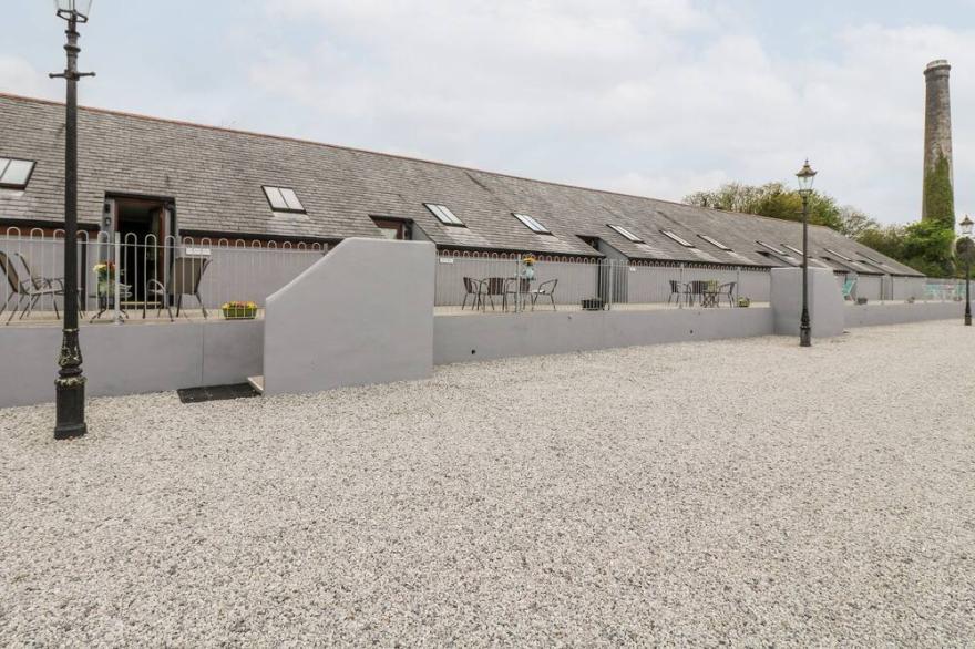 THE LINNEY, family friendly, character holiday cottage in St Austell
