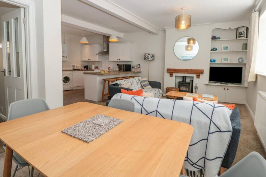MARYMEDE, pet friendly, character holiday cottage in Dartmouth