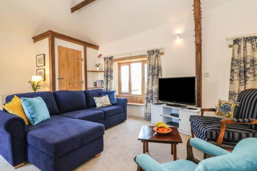 THE OLD SMITHY, romantic, luxury holiday cottage in Luppitt