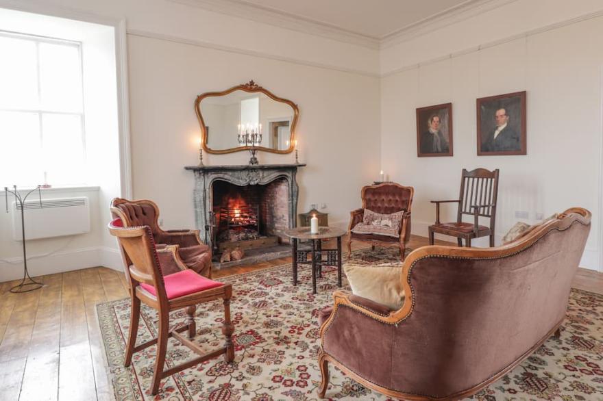 FRESWICK CASTLE, pet friendly, with open fire in John O Groats