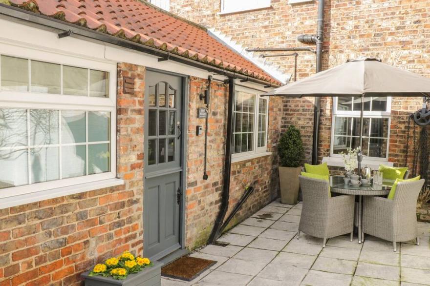 RIVERVIEW, family friendly, luxury holiday cottage in Stamford Bridge