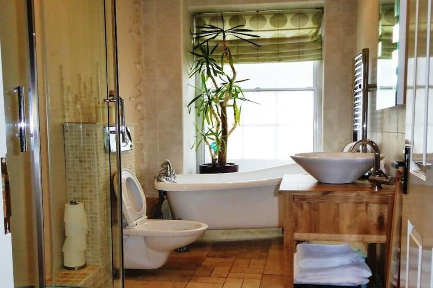 5-star luxury with secure parking in the centre of historic Durham City