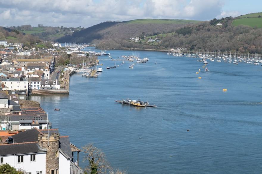 TIDES DOOR, FAIRFAX PLACE, with a garden in Dartmouth