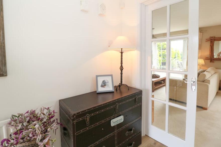 HILLY BROW, family friendly, country holiday cottage in Beadnell