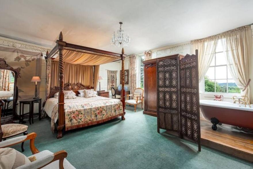 Charming listed historic country house 3 miles from Cheddar Gorge