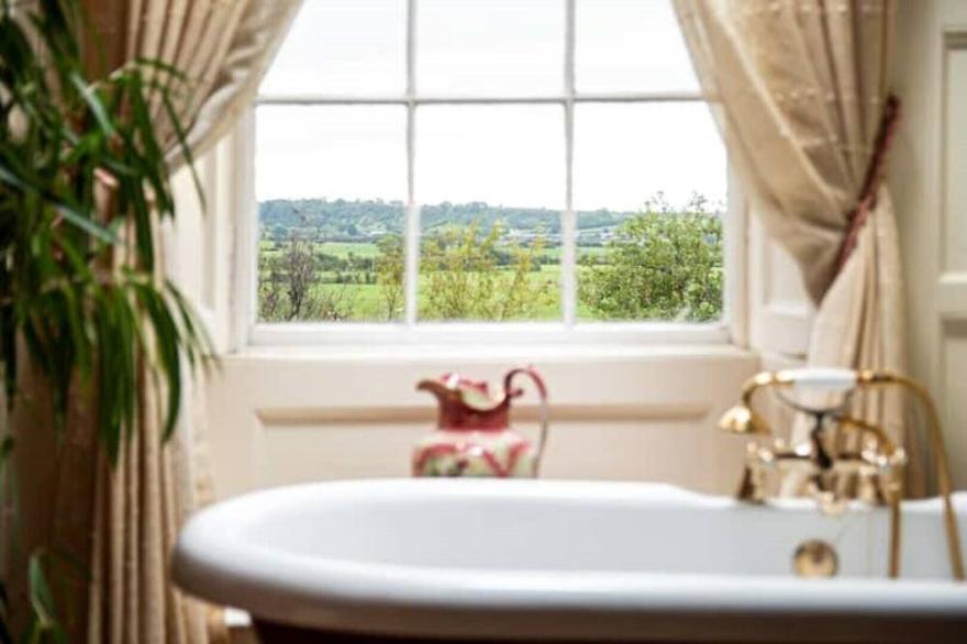 Charming listed historic country house 3 miles from Cheddar Gorge