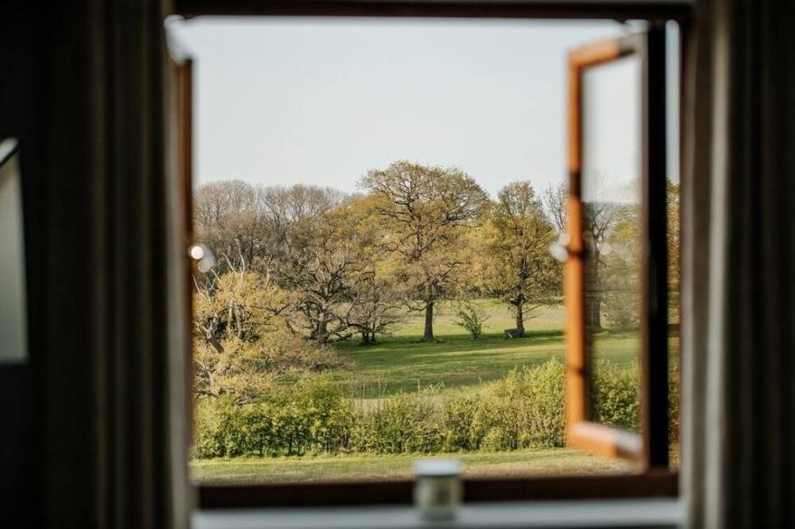 Beautiful 2-bed cottage, amazing views / sleeps 6