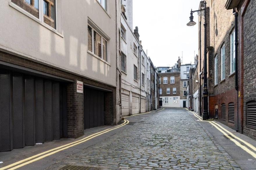Market Mews B - One Bedroom Apartment, Sleeps 2