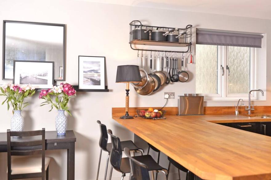 Adults only apartment with balcony & 2 bathrooms
