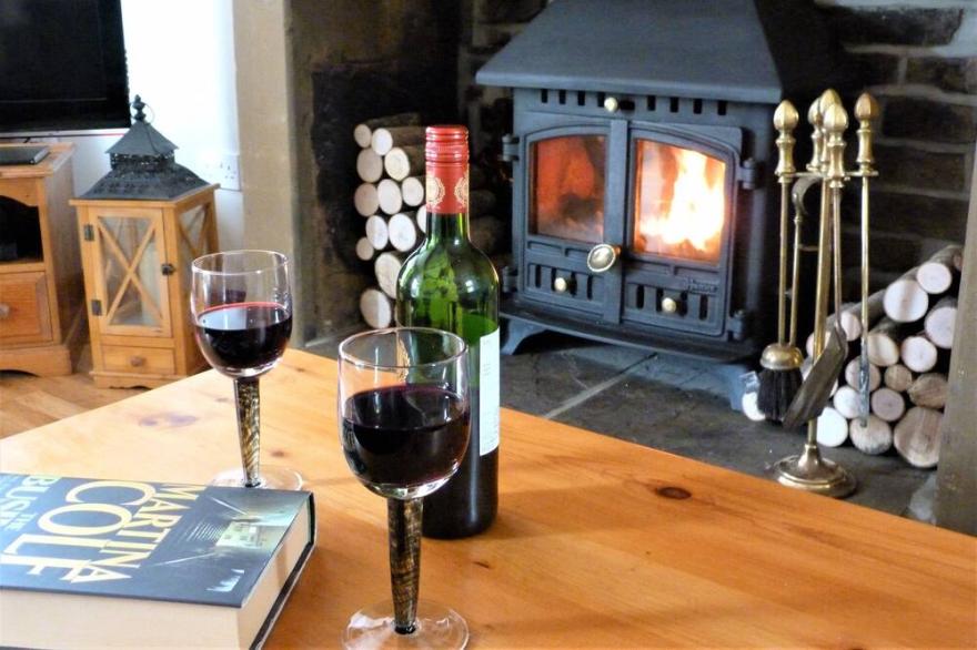 Sleeps 4, Roadside Parking, Garden, Wood Burner, Wifi, 17% weekly discount