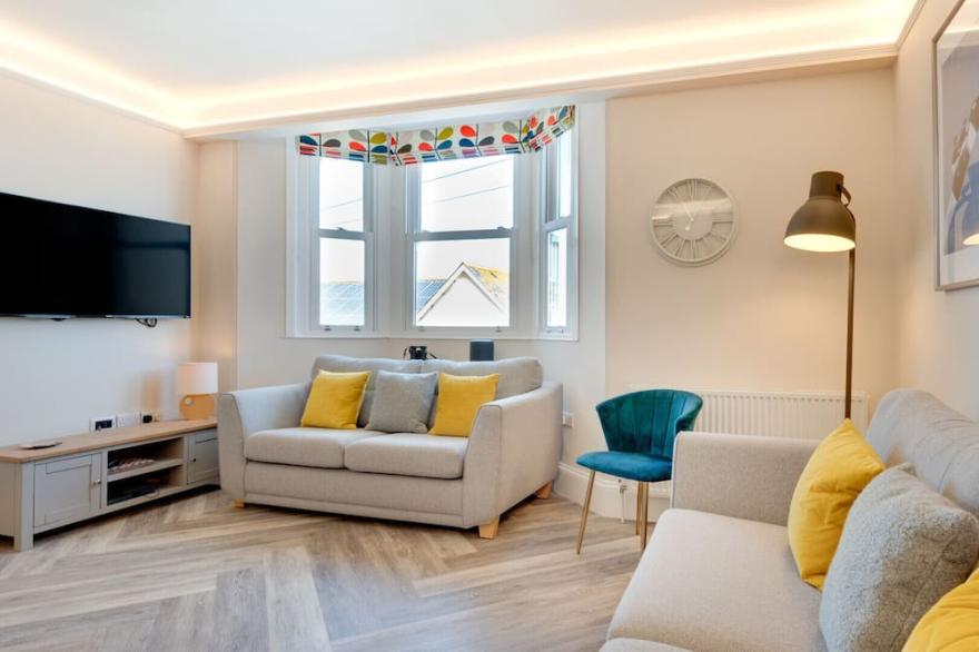 Old Ice House - Three Bedroom House, Sleeps 8