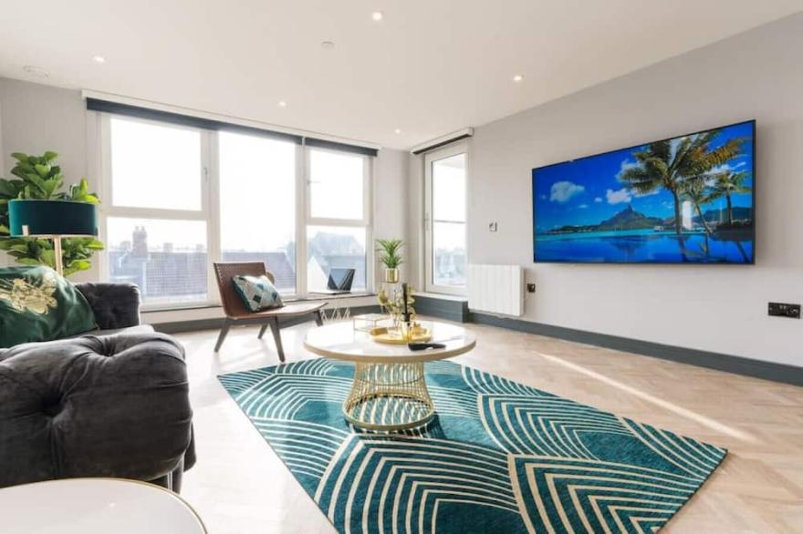 Superior 2 Bed 2 Bath Apt with Parking and Gym