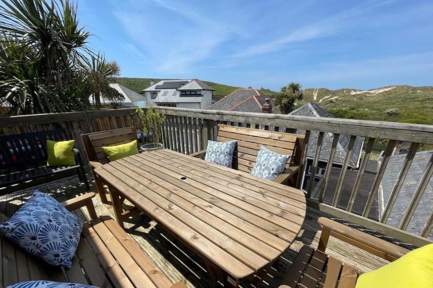 Beach House, Holywell Bay