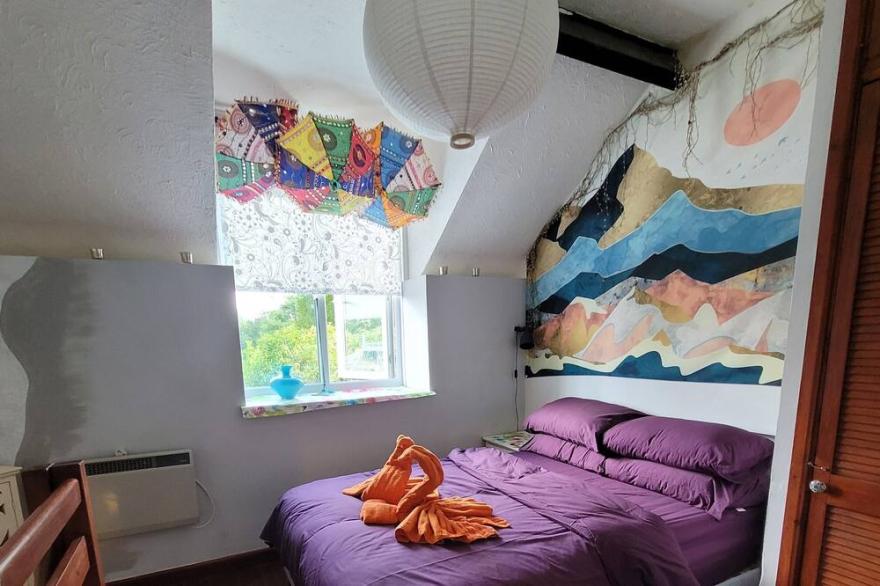Character cottage with garden on smallholding.  Pet welcome.
