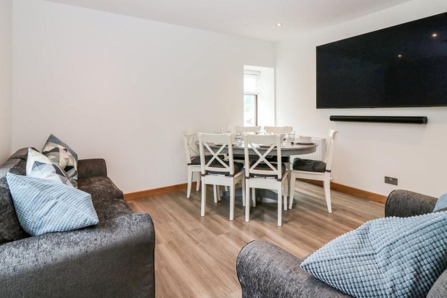 FISHERMAN'S COTTAGE, family friendly, with hot tub in Fraserburgh