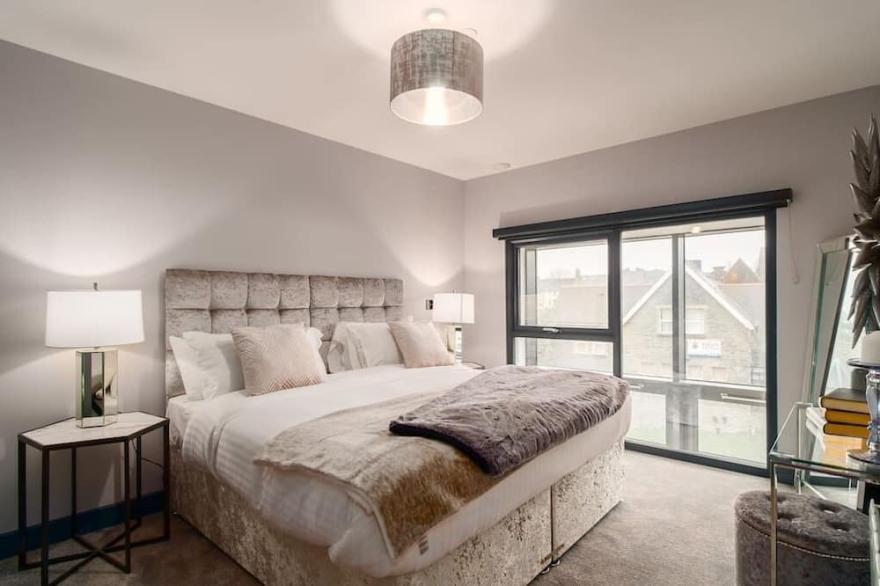 Exquisite 2 Bed Duplex Apt | Secure Parking | Gym