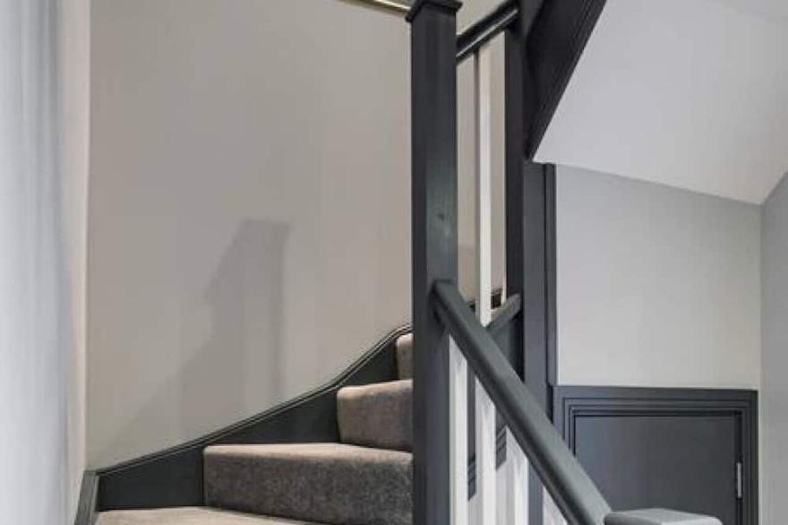 Exquisite 2 Bed Duplex Apt | Secure Parking | Gym