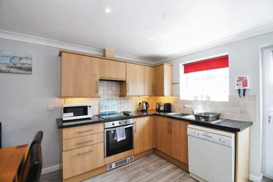 Contemporary Four Bedroom Spacious Holiday Cottage In Newquay