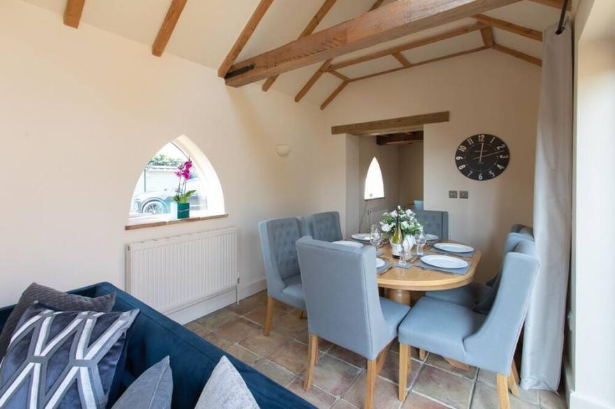 Close to the beach, the Broads and in the countryside. Peace, quiet, tranquil