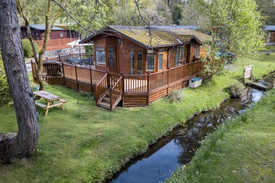 Luxury lodge in a 5* tranquil setting on the shore of Lake Windermere