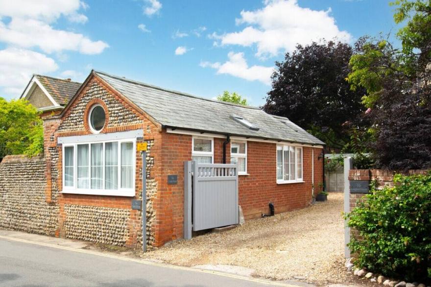 The Coach House - One Bedroom House, Sleeps 2