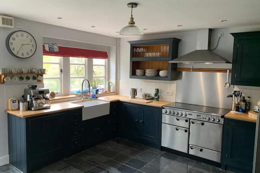 Stunning detached house near Bruton