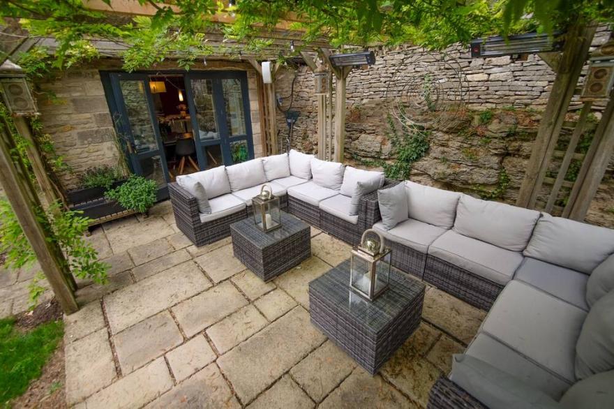 Gorgeous 18th Century Barn Conversion - Cotswolds
