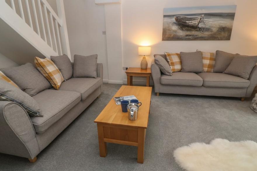 RIVERSIDE COTTAGE, family friendly, with a garden in Flushing