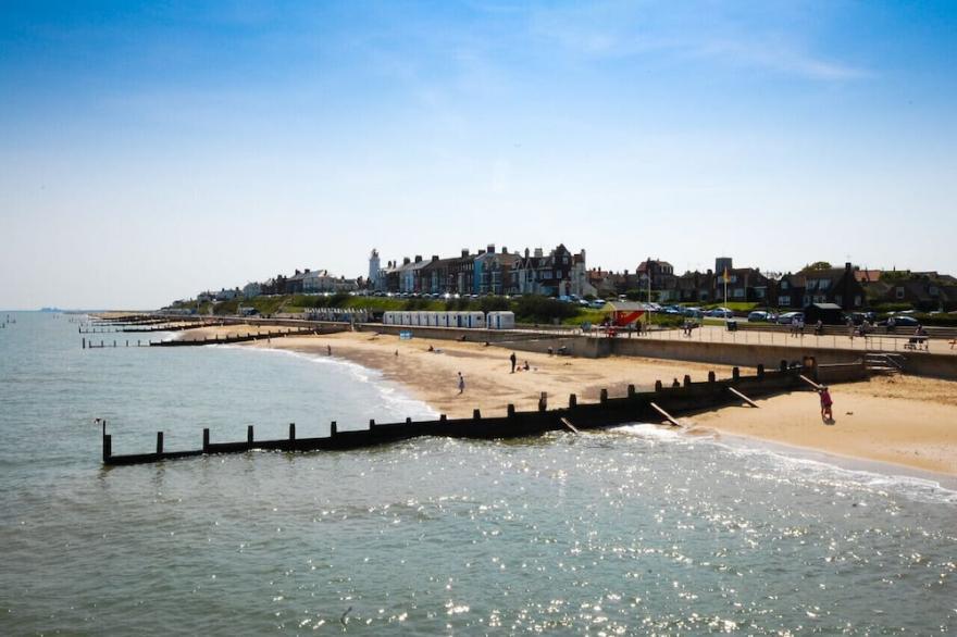 Alice's - Two Bedroom Apartment, Sleeps 3