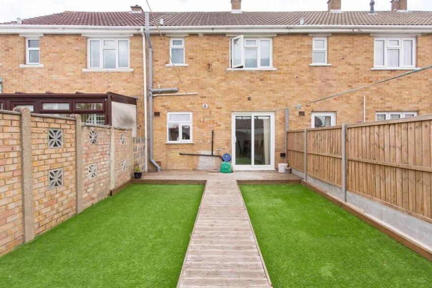 Immaculate 2-Bed House in Dartford