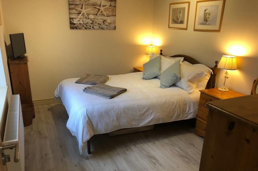 Farmhouse Holiday Lodge, near West Wittering beach, Chichester & Goodwood