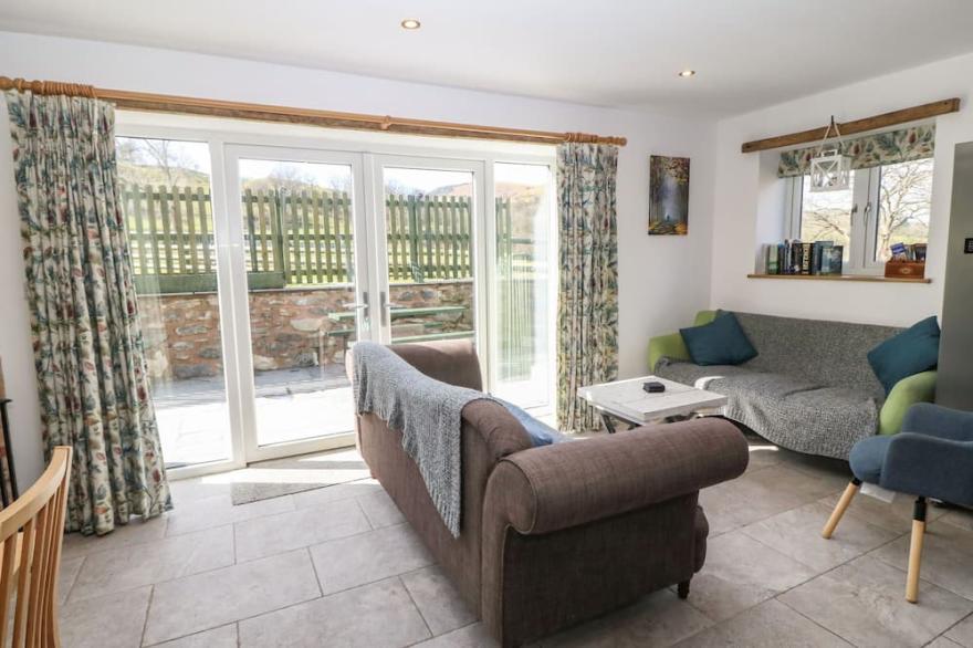 Y STABL (THE STABLE, family friendly in Llanrhaeadr-Ym-Mochnant
