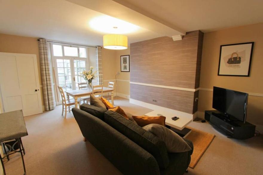 Large Clifton One Bed Flat + Parking