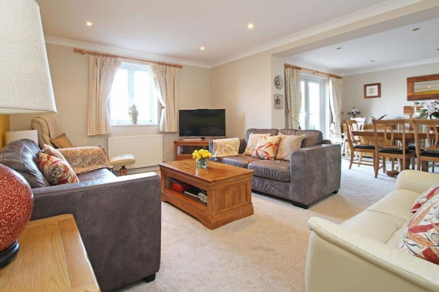 WHEAL KENDALL, family friendly, country holiday cottage in Mevagissey