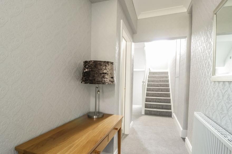 IVY BANK, pet friendly, with open fire in Windermere