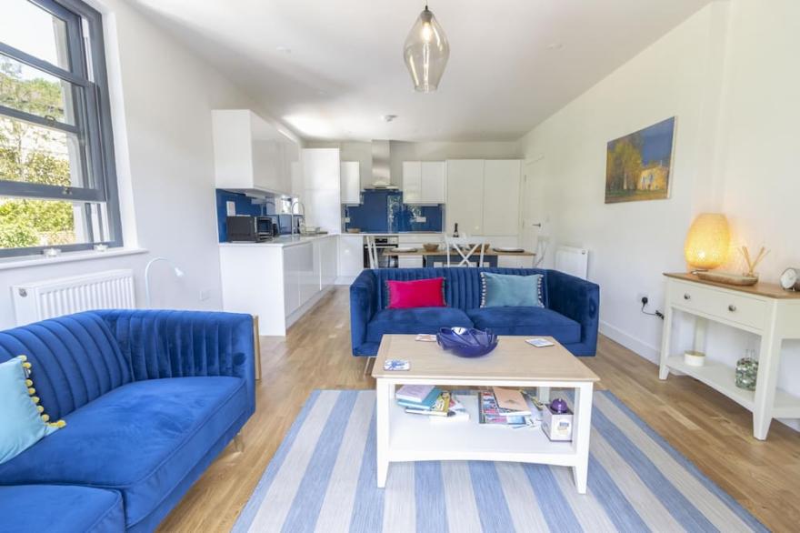 Oystercatcher Court, New 2 Bed Apartment, Village Location, Mins From Beach